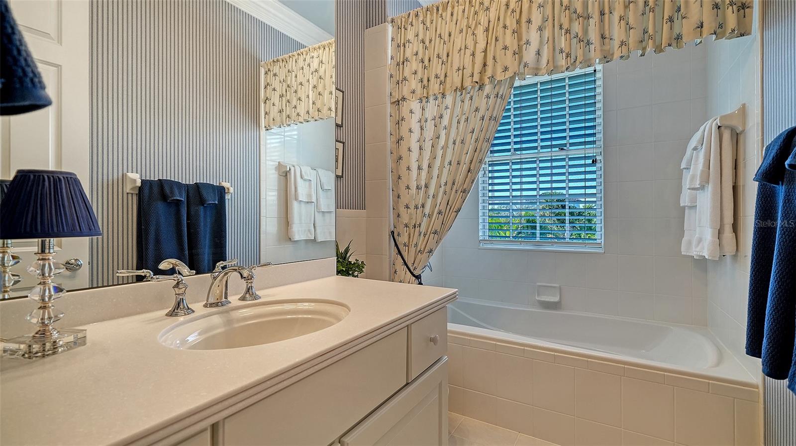 Image 25 of 51 For 6473 Gulf Of Mexico Drive