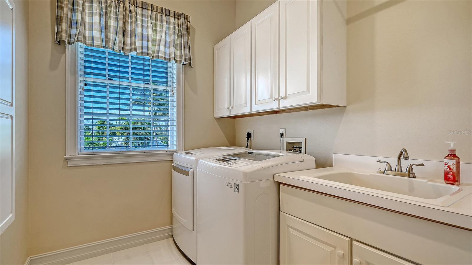 Image 26 of 51 For 6473 Gulf Of Mexico Drive