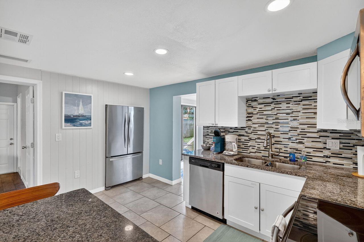 Image 10 of 32 For 6320 Case Avenue