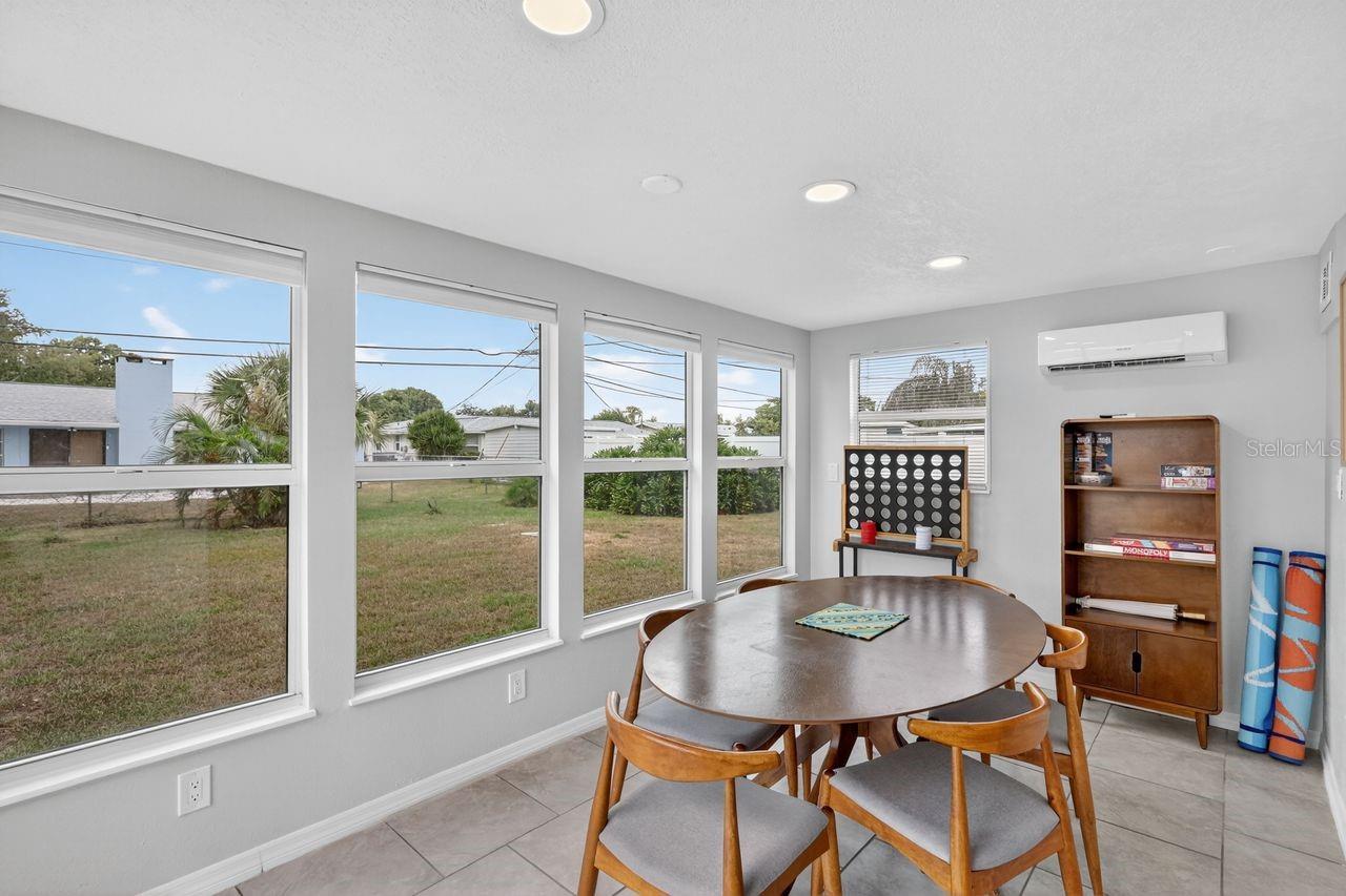 Image 11 of 32 For 6320 Case Avenue