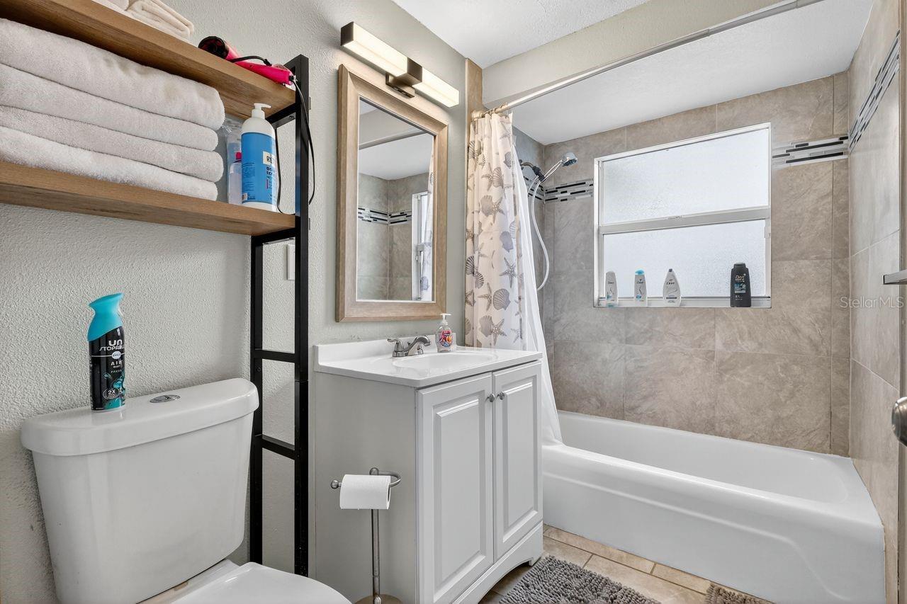 Image 13 of 32 For 6320 Case Avenue