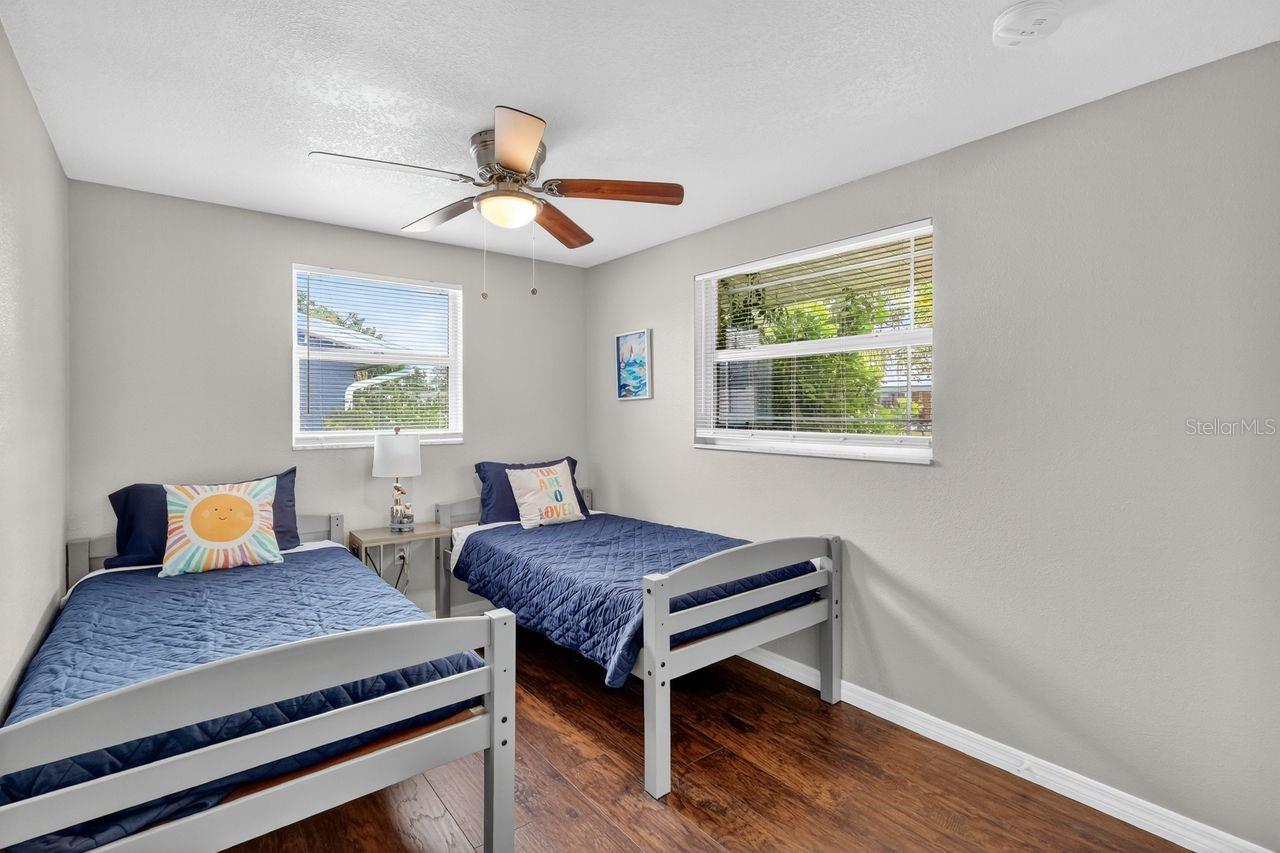 Image 17 of 32 For 6320 Case Avenue