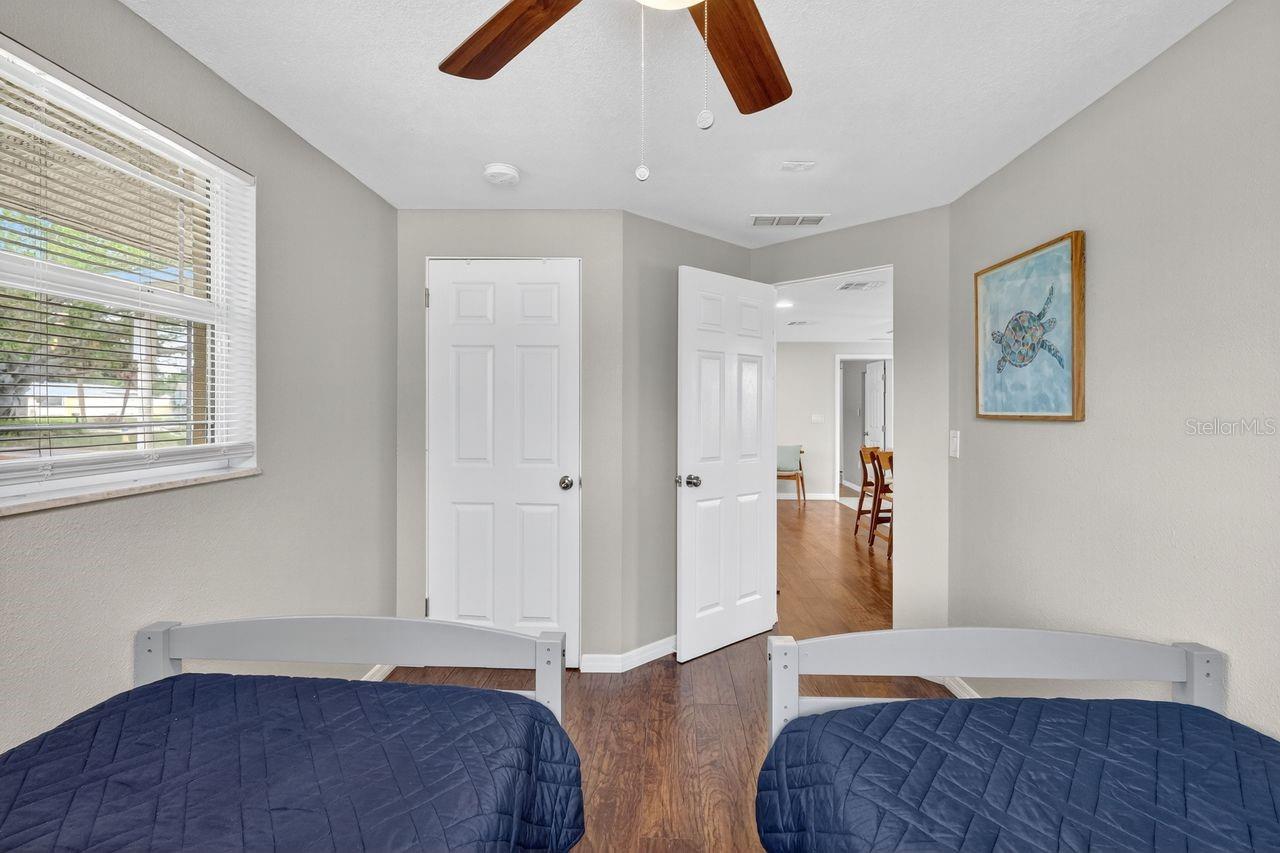 Image 18 of 32 For 6320 Case Avenue