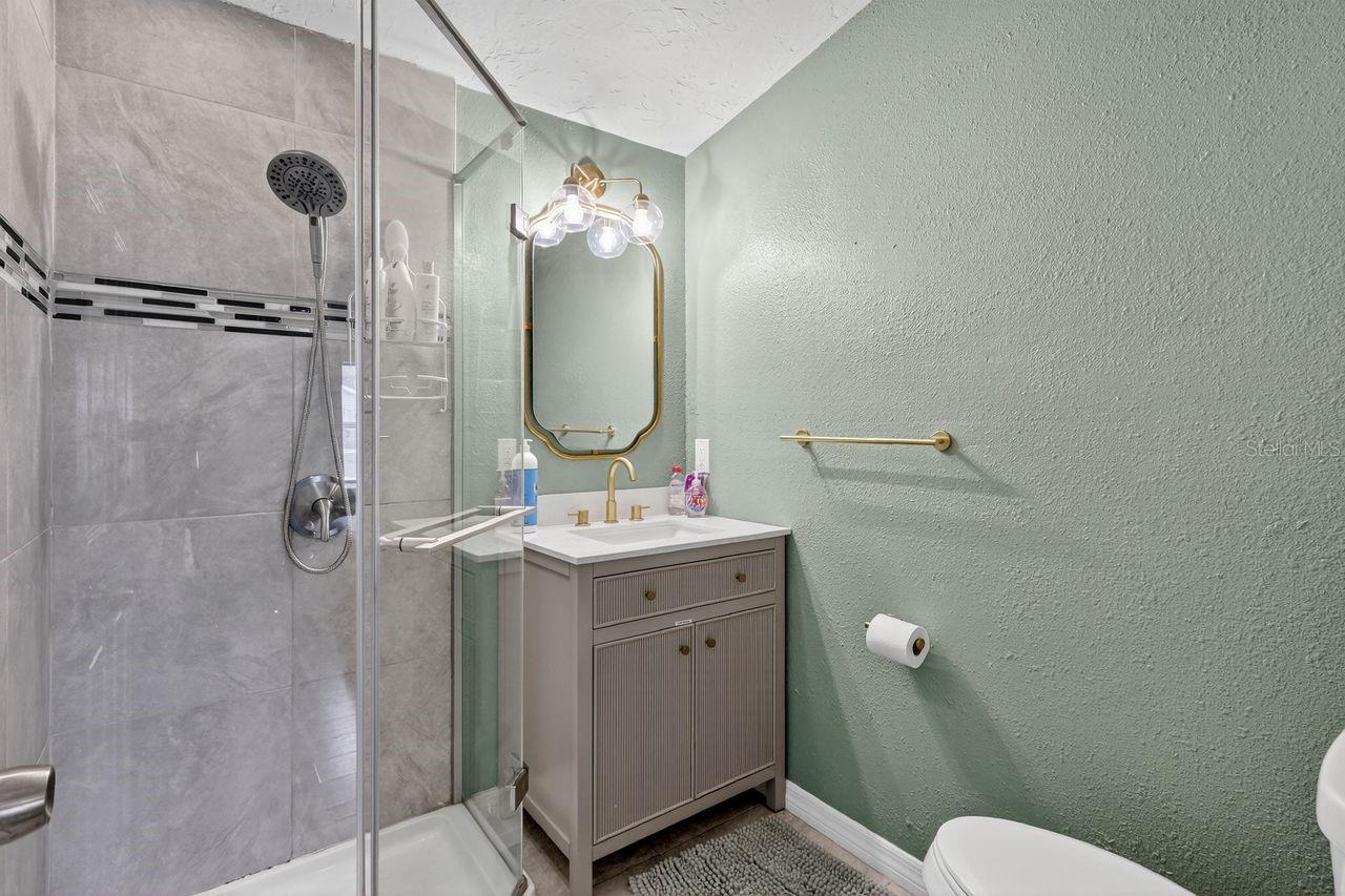 Image 21 of 32 For 6320 Case Avenue