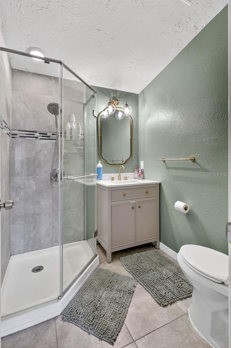 Image 22 of 32 For 6320 Case Avenue