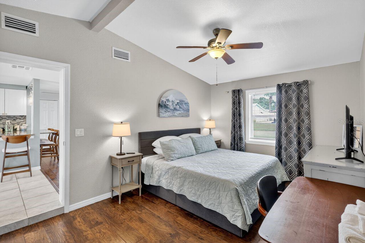 Image 23 of 32 For 6320 Case Avenue