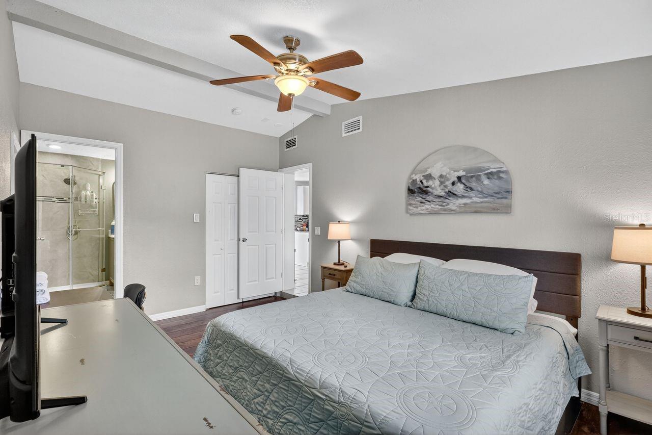 Image 24 of 32 For 6320 Case Avenue