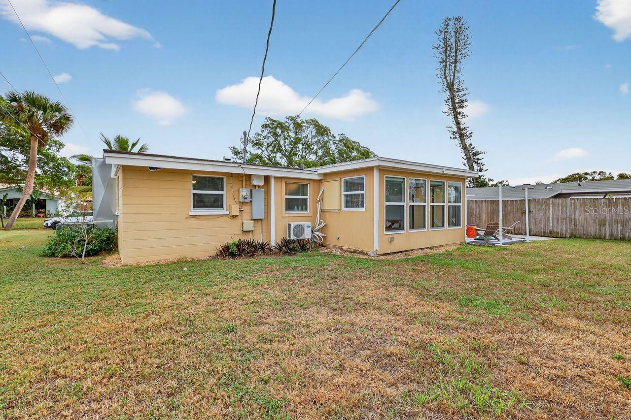 Image 26 of 32 For 6320 Case Avenue