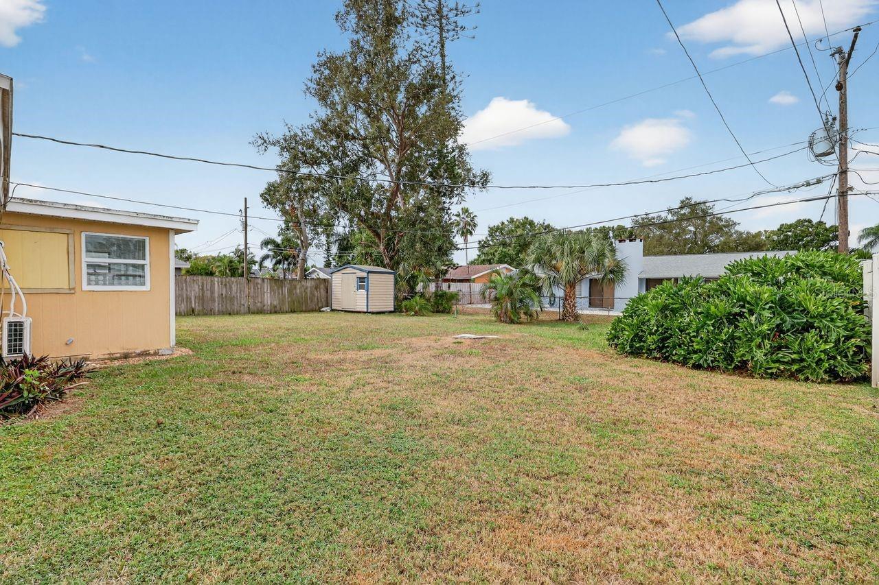 Image 27 of 32 For 6320 Case Avenue