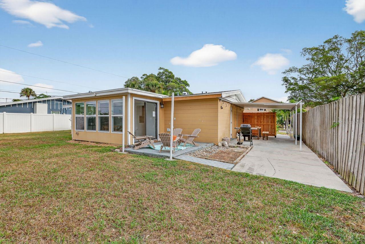 Image 28 of 32 For 6320 Case Avenue