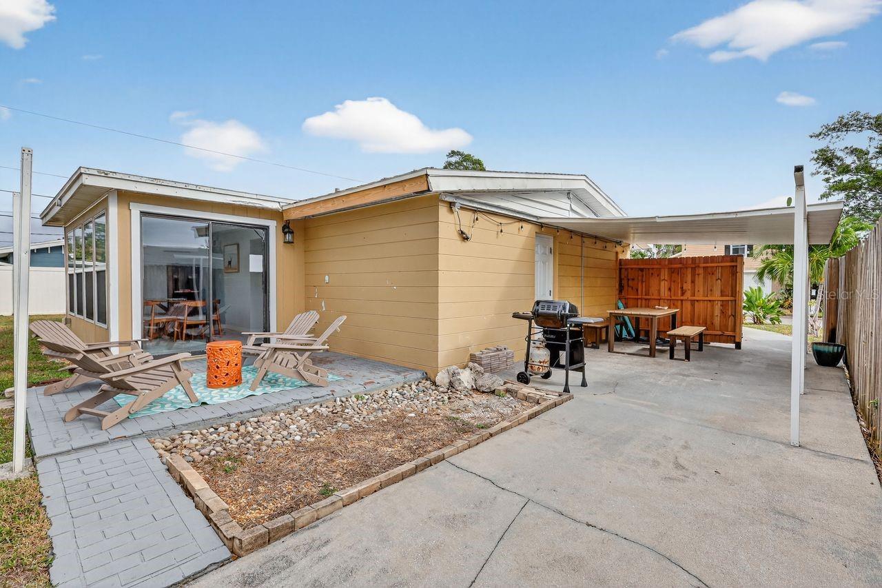 Image 29 of 32 For 6320 Case Avenue