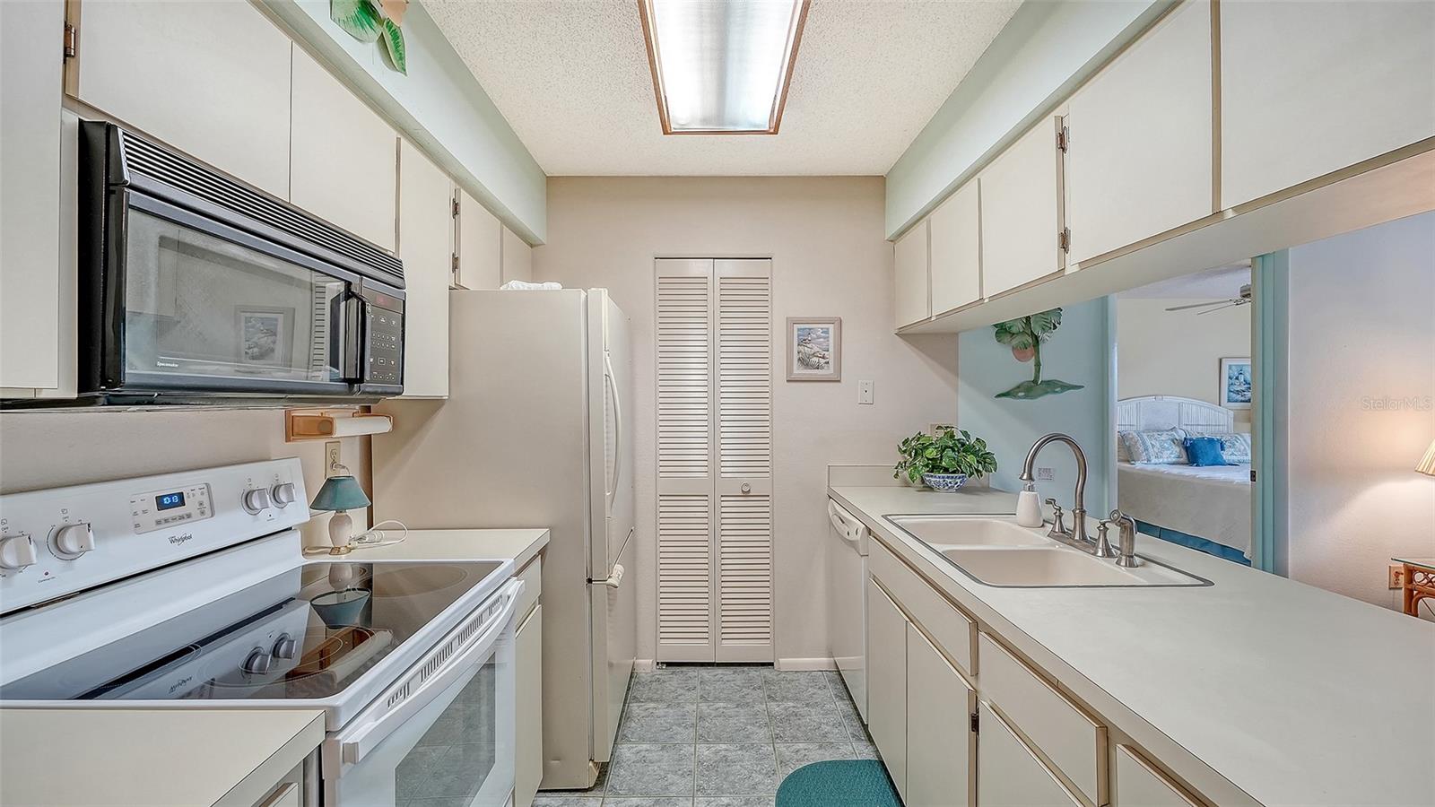 Image 14 of 46 For 7210 27th Avenue Dr W 7210