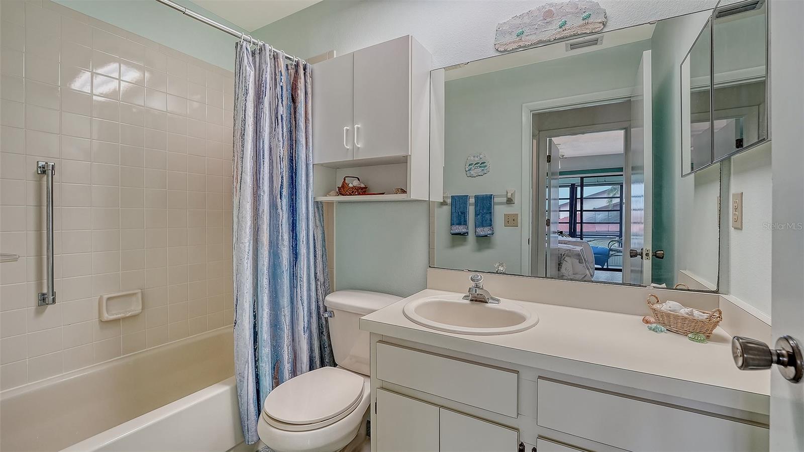 Image 25 of 46 For 7210 27th Avenue Dr W 7210