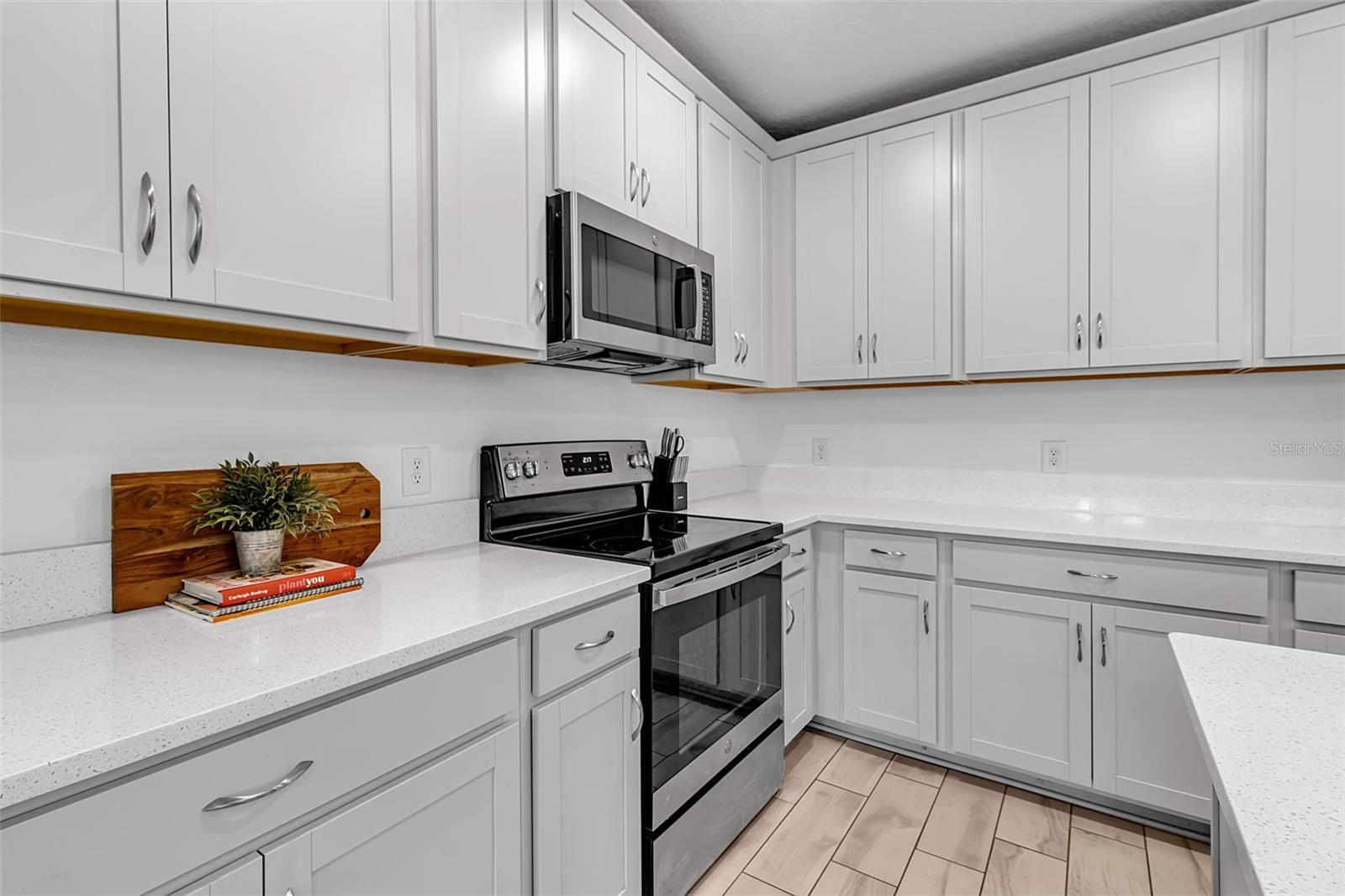 Image 15 of 93 For 5434 Patano Loop