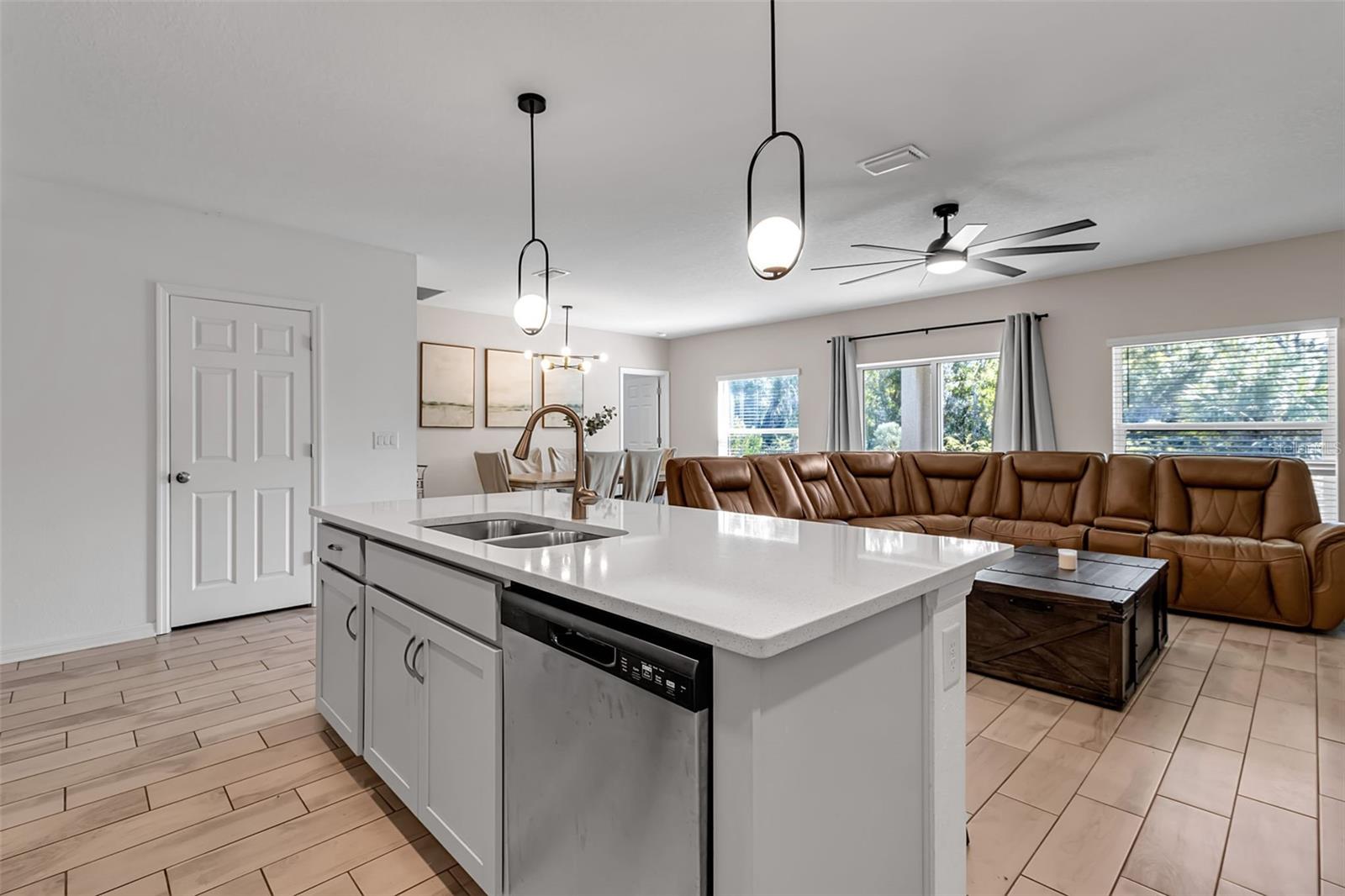 Image 17 of 93 For 5434 Patano Loop