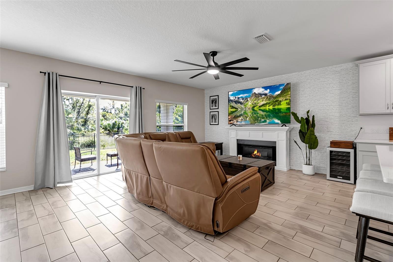 Image 18 of 93 For 5434 Patano Loop