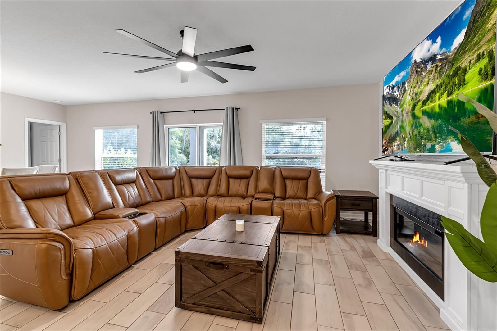 Image 23 of 93 For 5434 Patano Loop