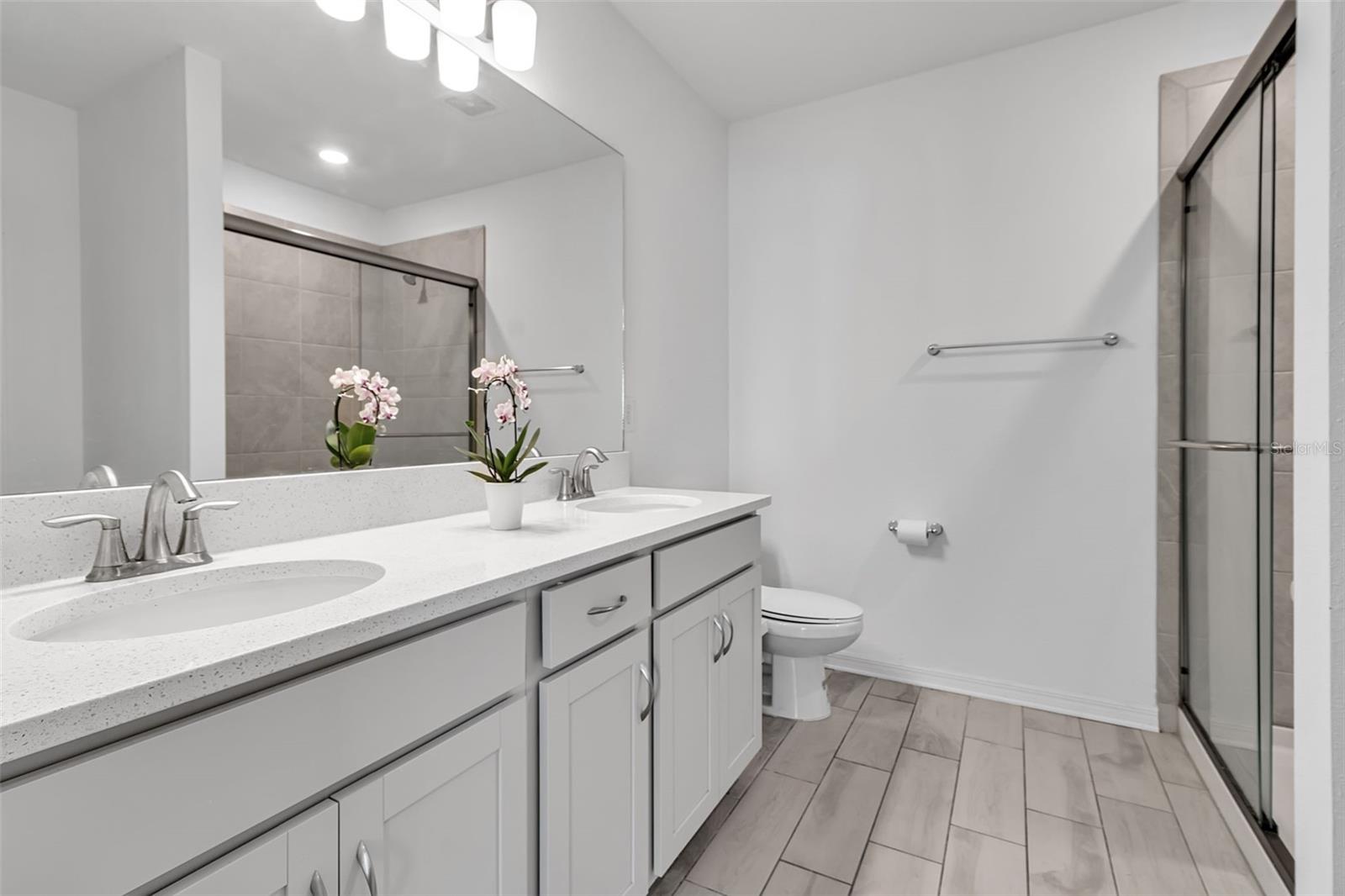 Image 30 of 93 For 5434 Patano Loop