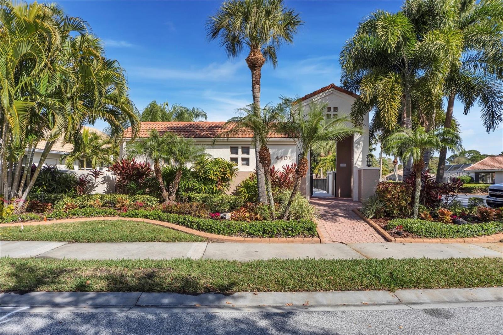 Image 31 of 36 For 4612 Deer Trail Boulevard