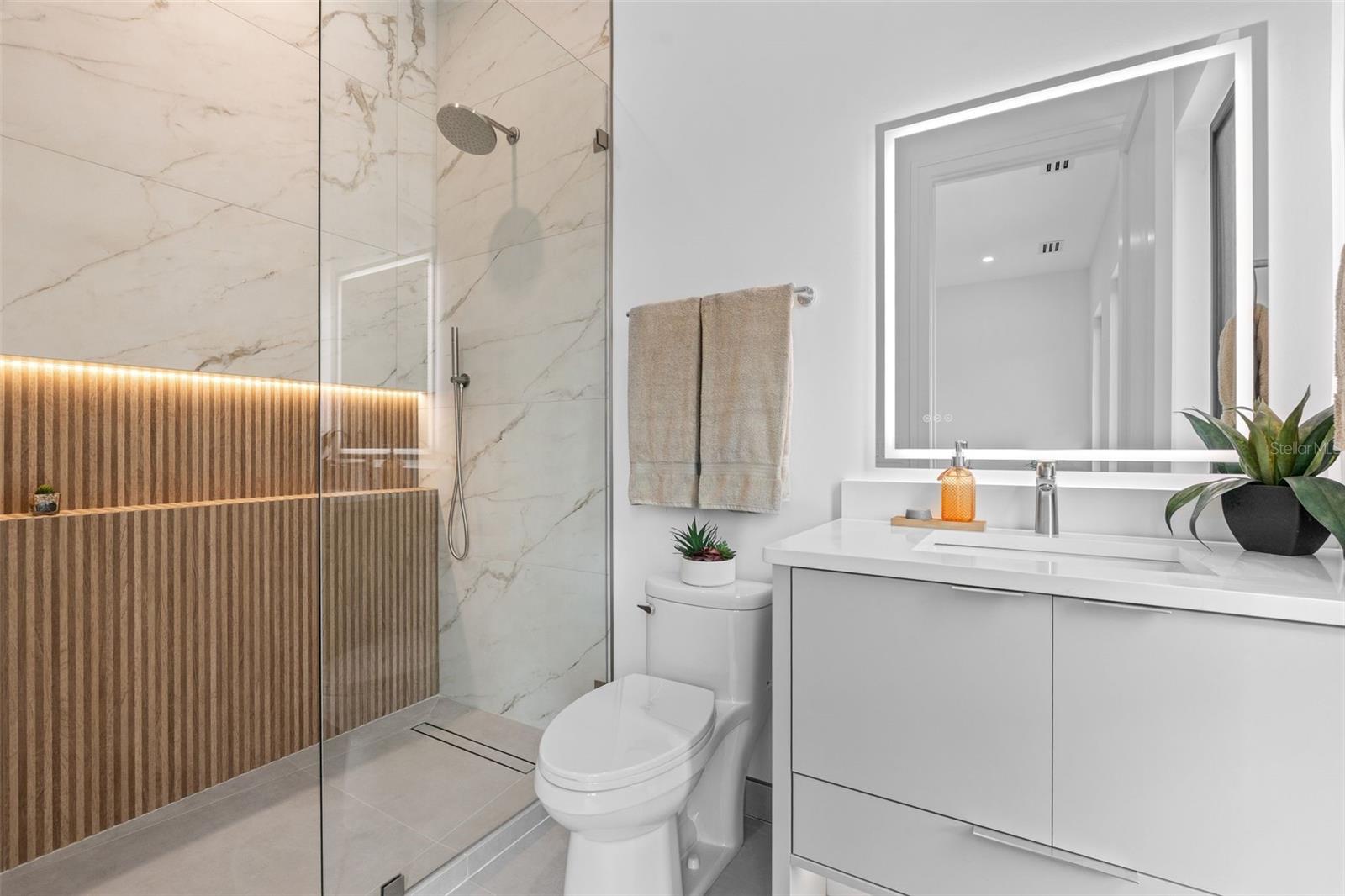 Listing photo id 16 for 1683 Siesta Drive