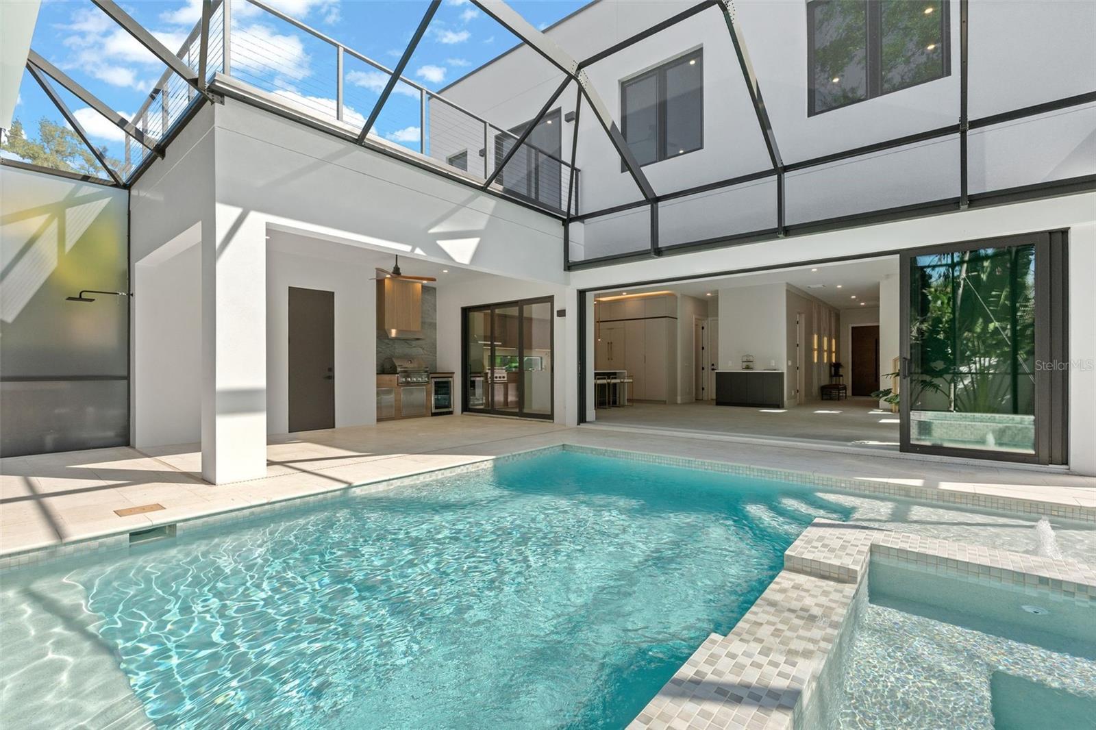 Listing photo id 0 for 1683 Siesta Drive