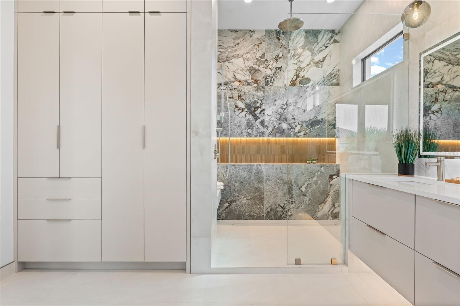 Listing photo id 22 for 1683 Siesta Drive