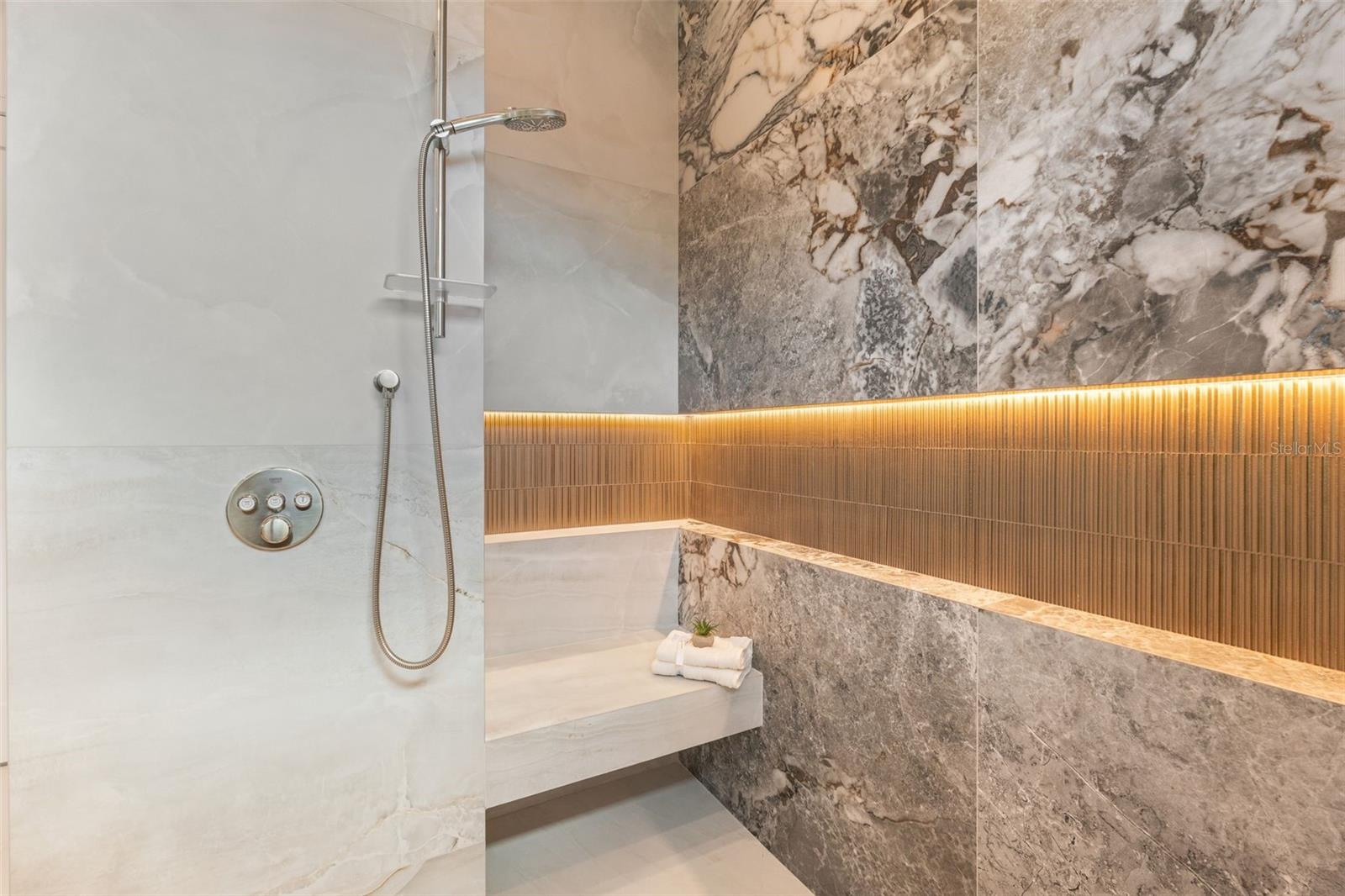 Listing photo id 23 for 1683 Siesta Drive