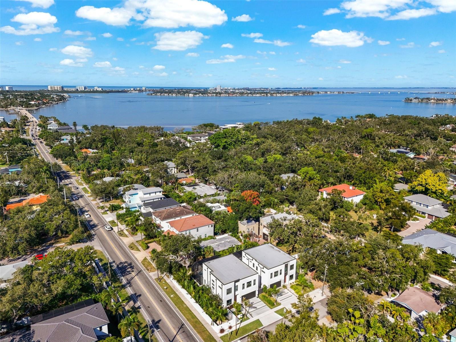 Listing photo id 28 for 1683 Siesta Drive