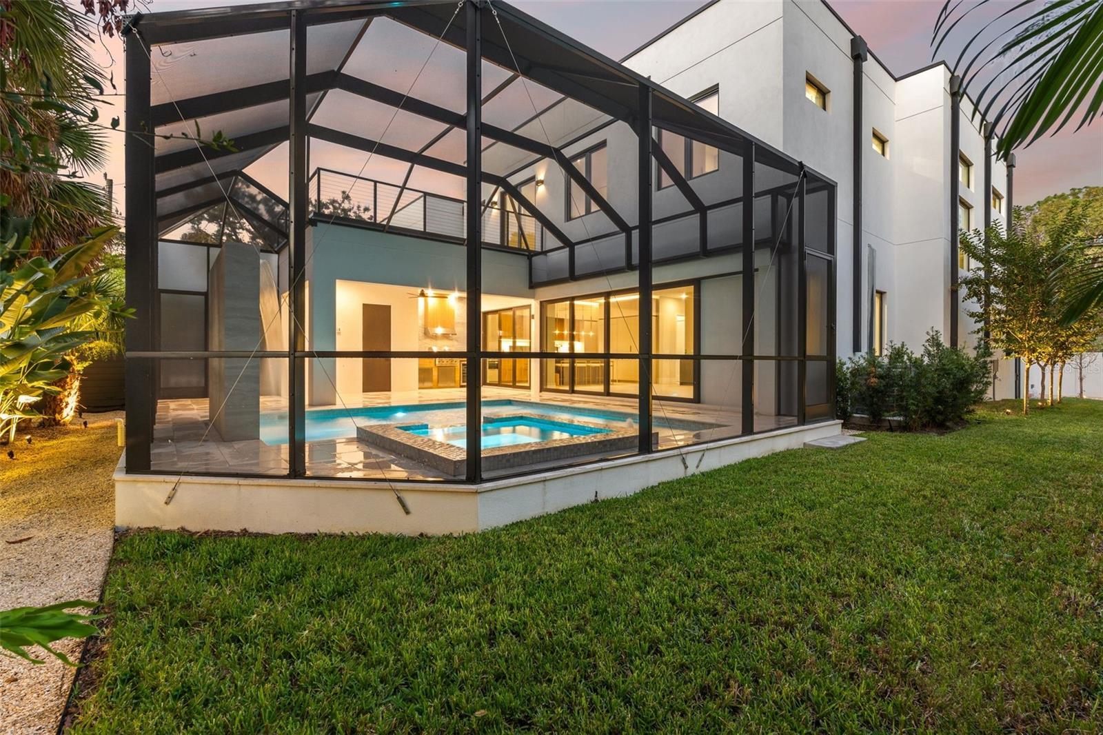 Listing photo id 34 for 1683 Siesta Drive