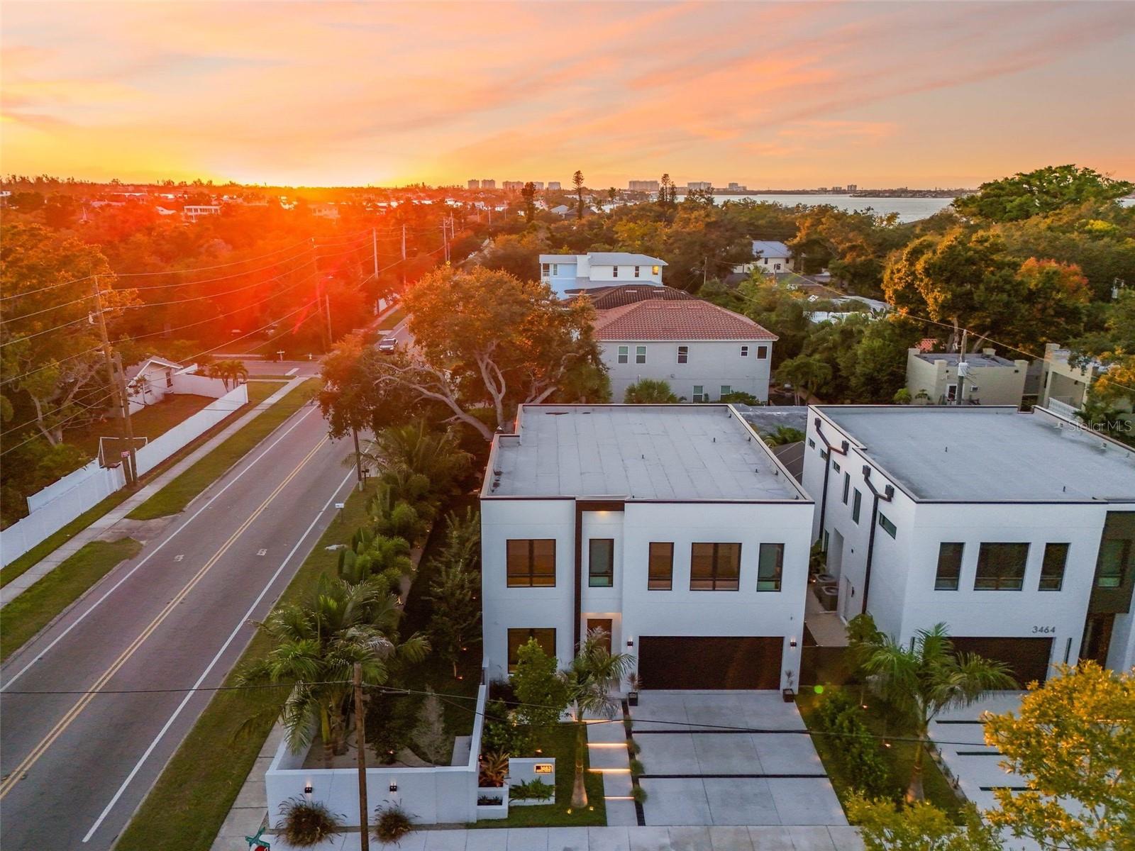 Listing photo id 35 for 1683 Siesta Drive