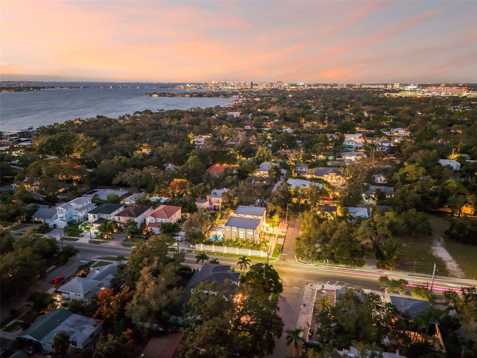 Listing photo id 39 for 1683 Siesta Drive