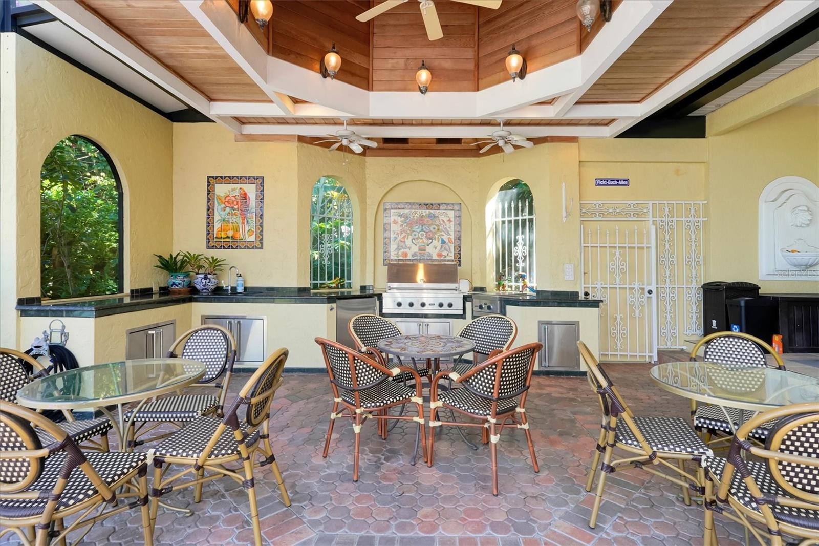 Listing photo id 8 for 4209 Lake Lockhart Drive