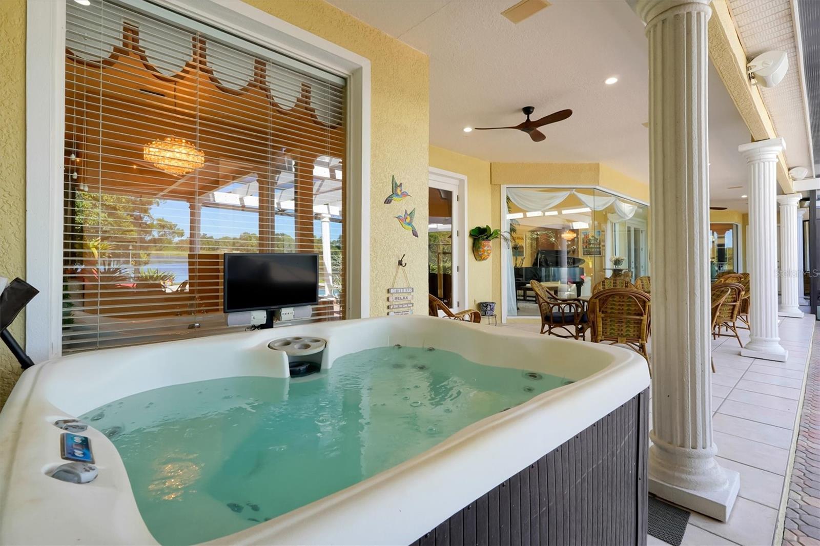 Listing photo id 9 for 4209 Lake Lockhart Drive