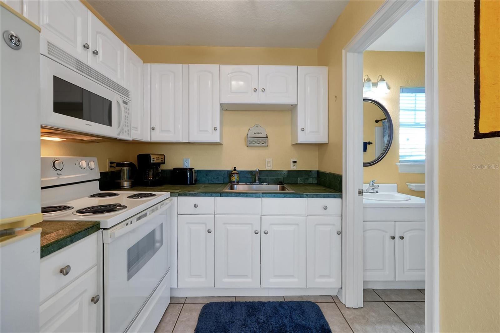 Listing photo id 18 for 4209 Lake Lockhart Drive