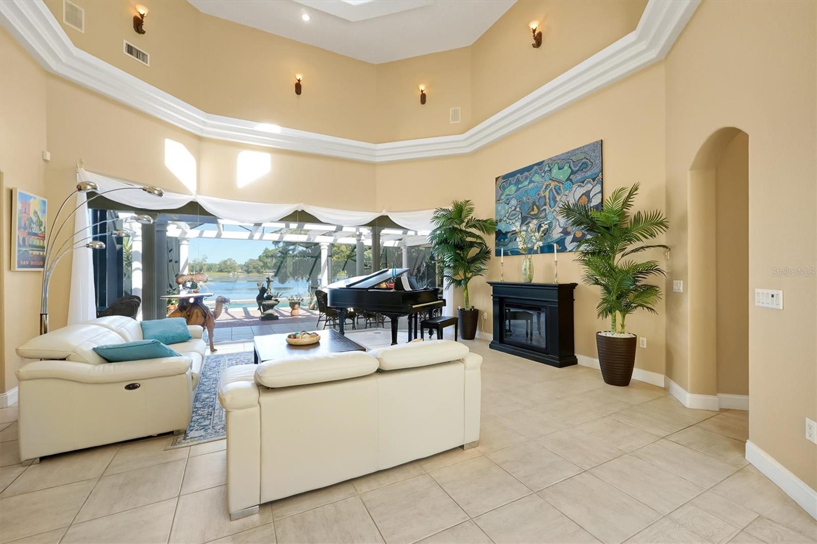 Listing photo id 1 for 4209 Lake Lockhart Drive