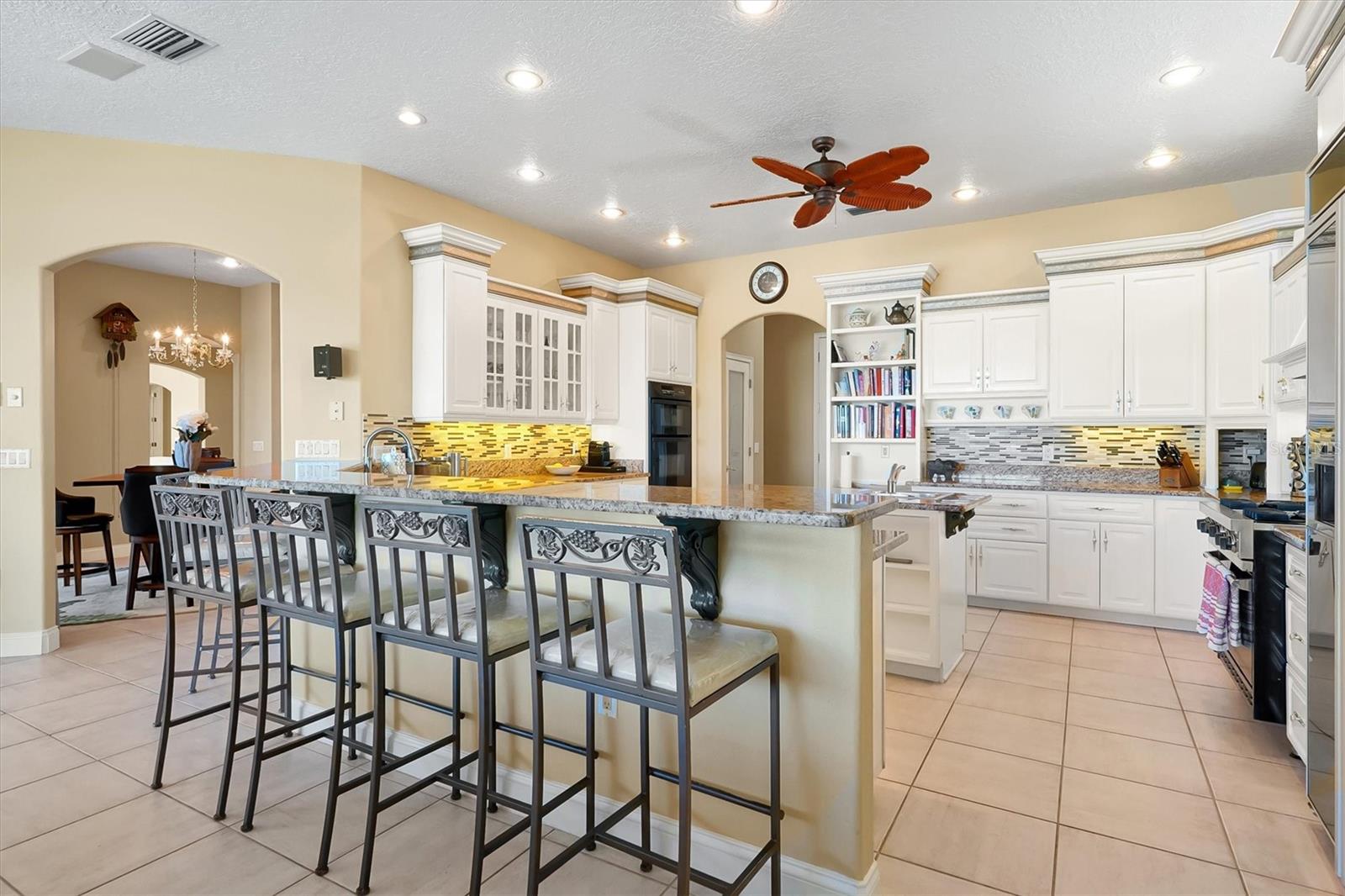 Listing photo id 3 for 4209 Lake Lockhart Drive