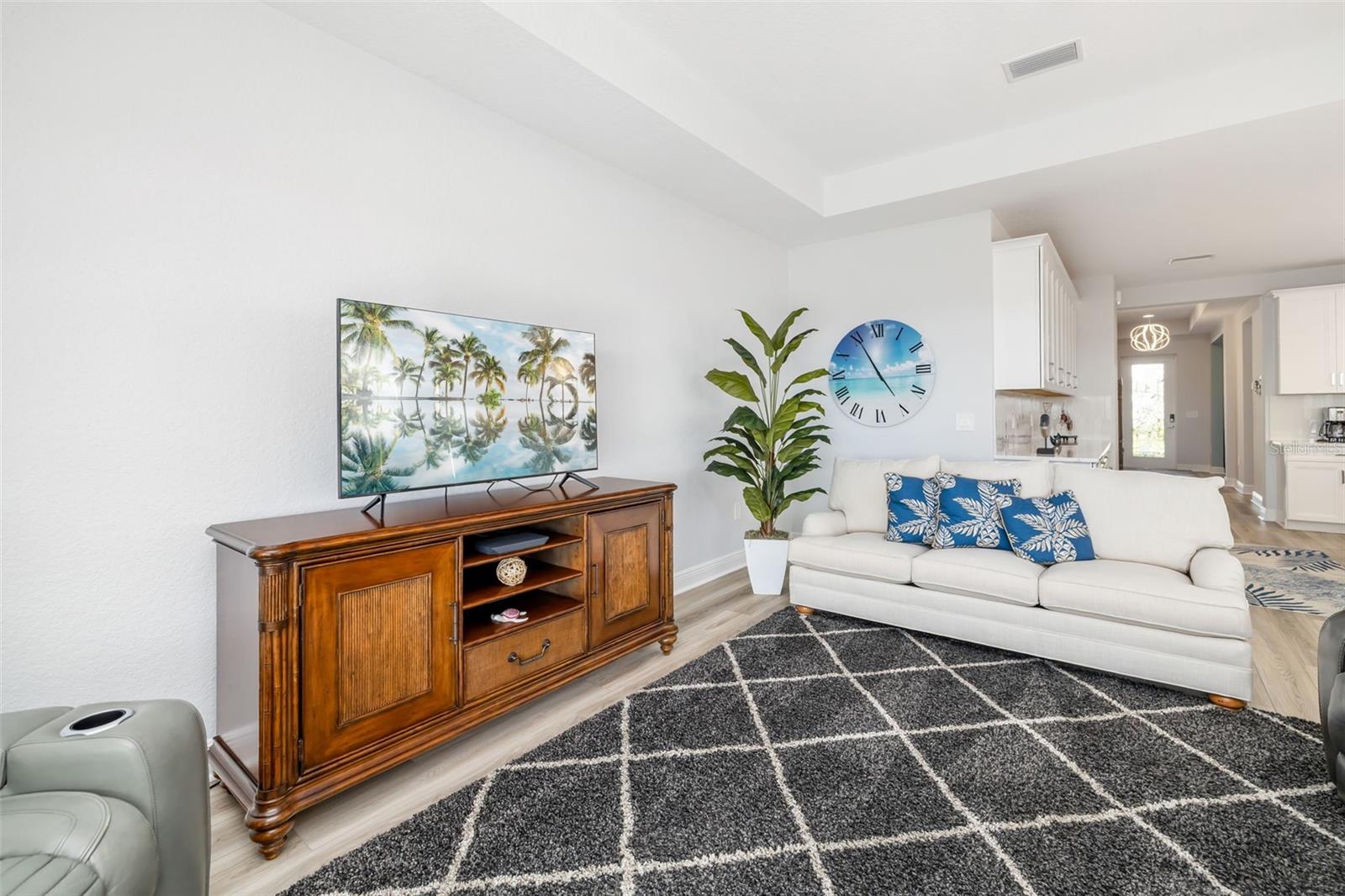 Image 4 of 79 For 241 Vistera Boulevard