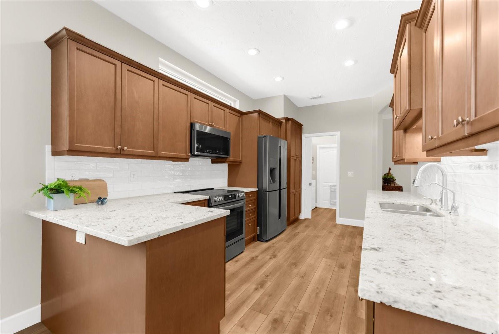 Image 18 of 76 For 4497 Edinbridge Circle 19