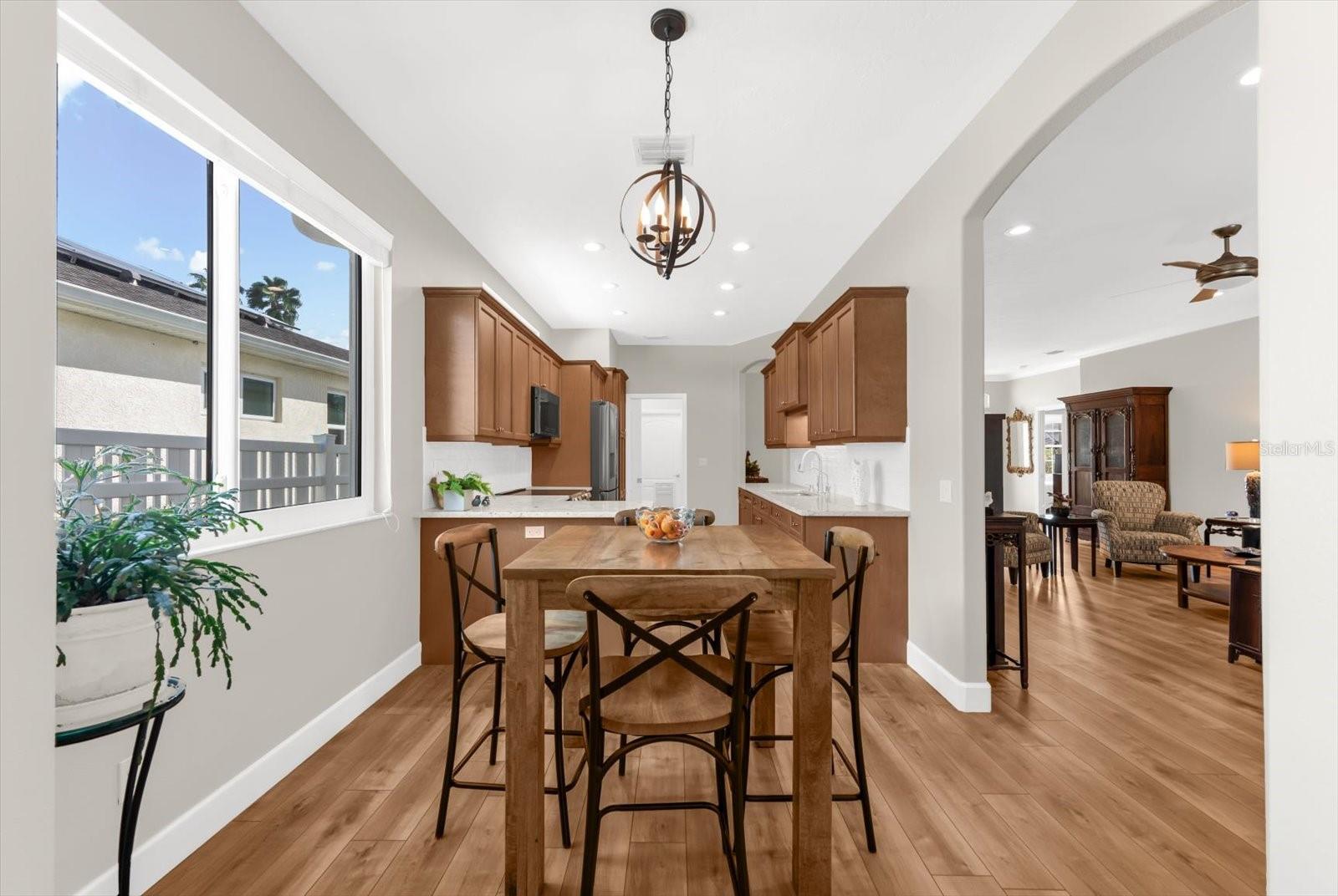 Image 20 of 76 For 4497 Edinbridge Circle 19