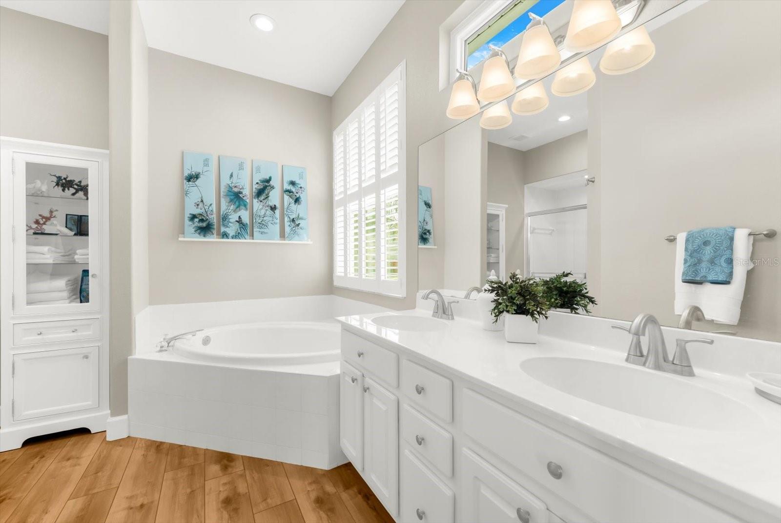 Image 35 of 76 For 4497 Edinbridge Circle 19