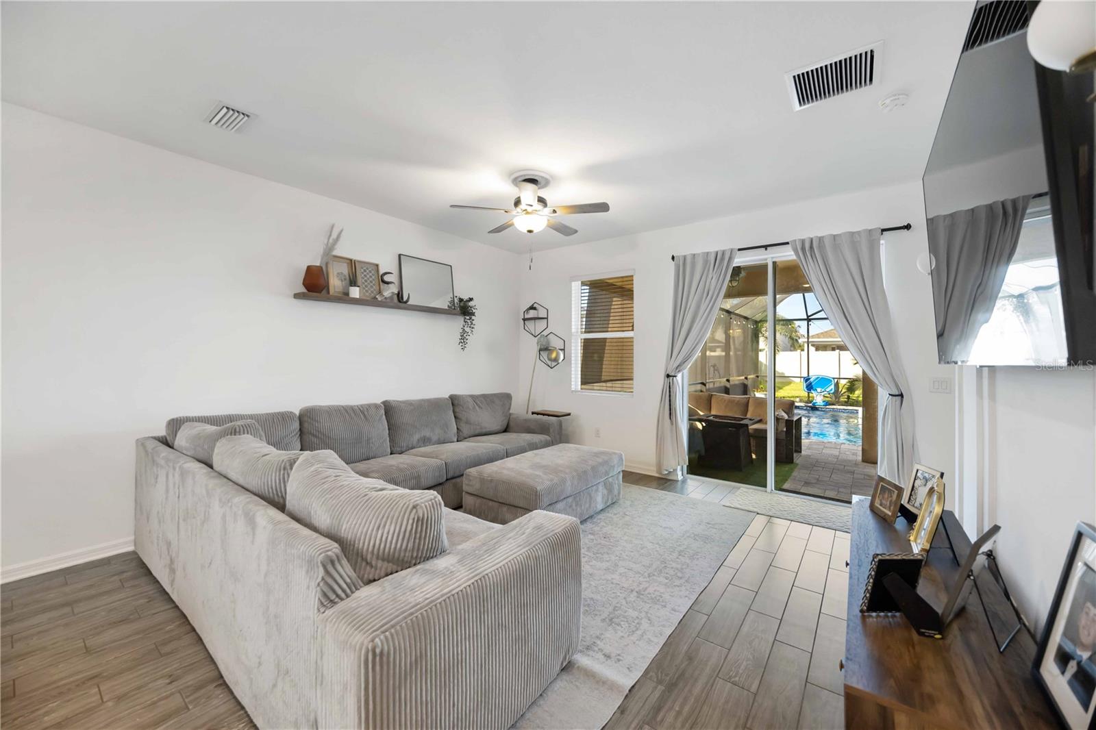 Image 9 of 65 For 5412 Los Robles Court