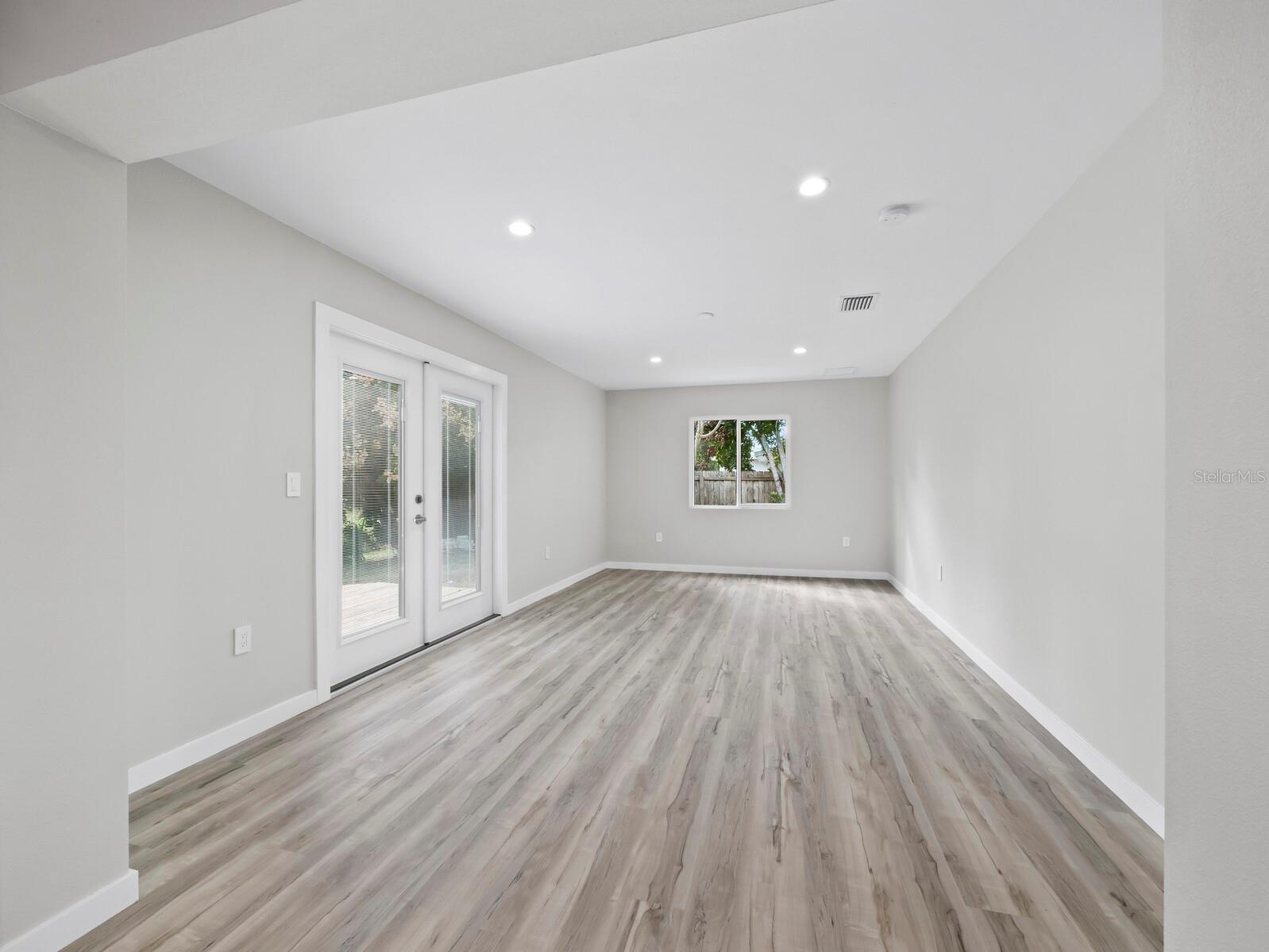 Image 15 of 32 For 3142 Rose Street