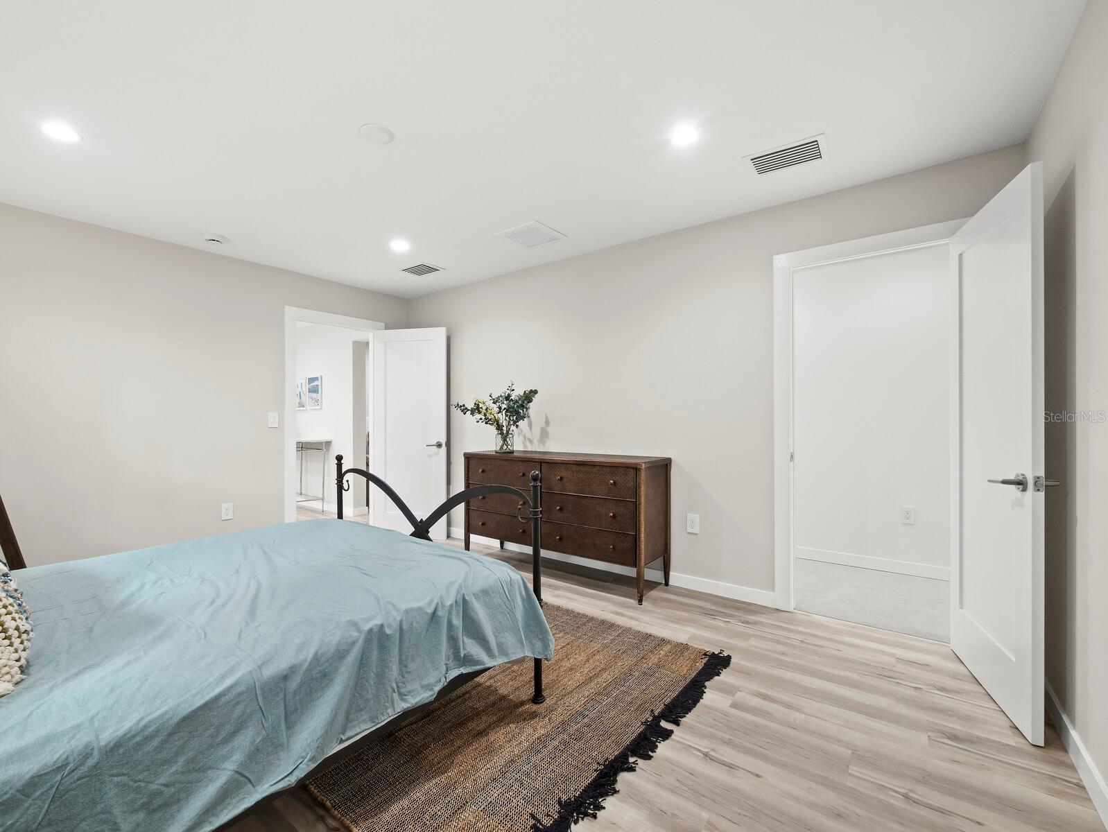 Image 21 of 32 For 3142 Rose Street