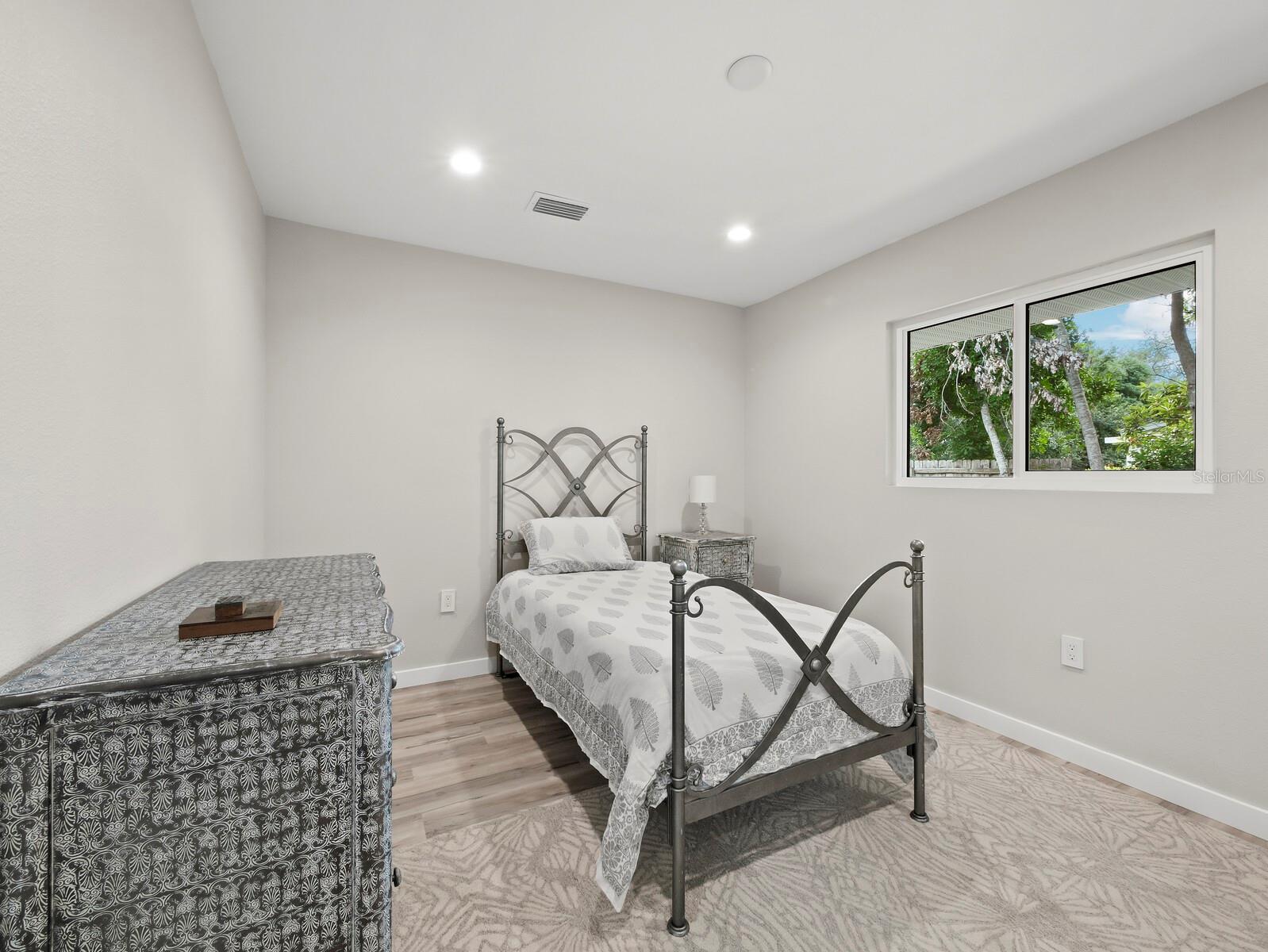 Image 24 of 32 For 3142 Rose Street