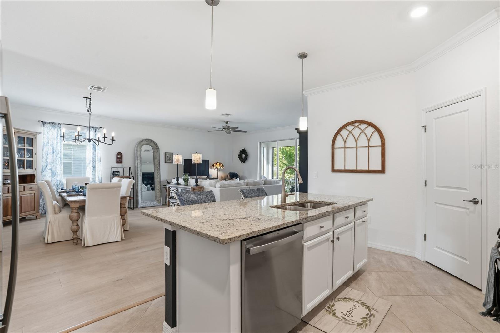 Image 10 of 36 For 17884 Woodland Court