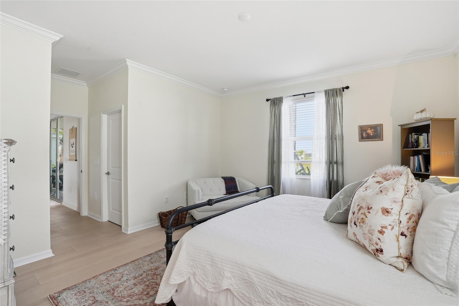 Image 15 of 36 For 17884 Woodland Court