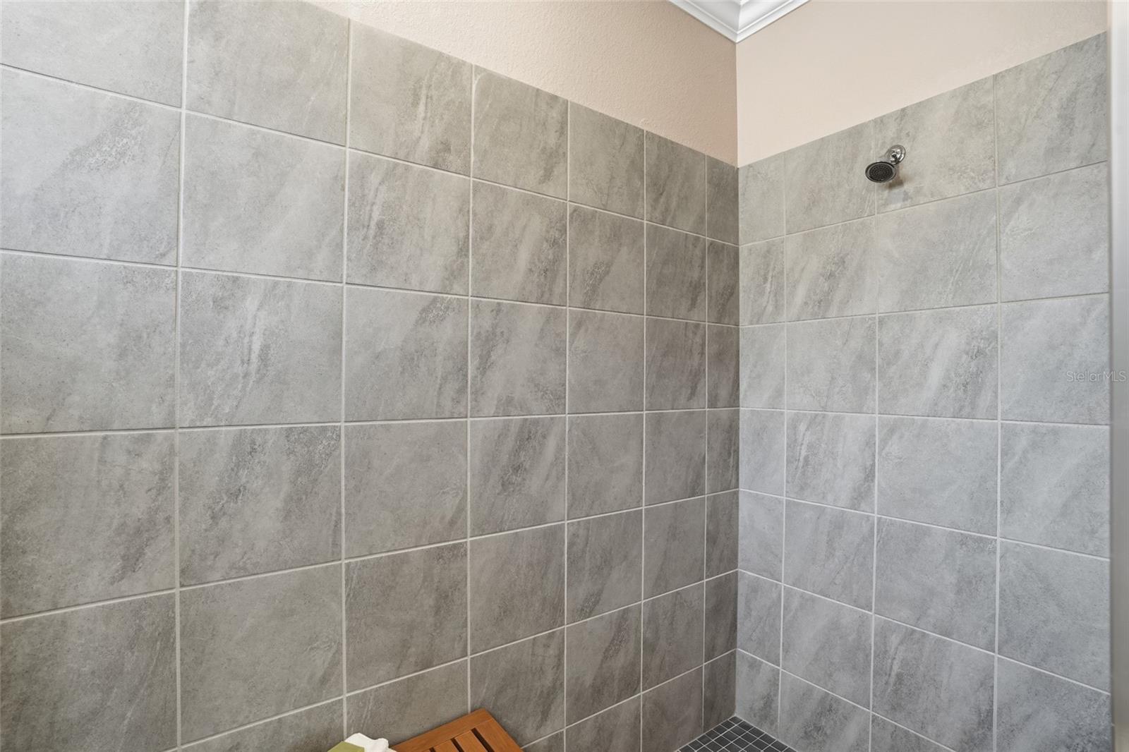 Image 17 of 36 For 17884 Woodland Court