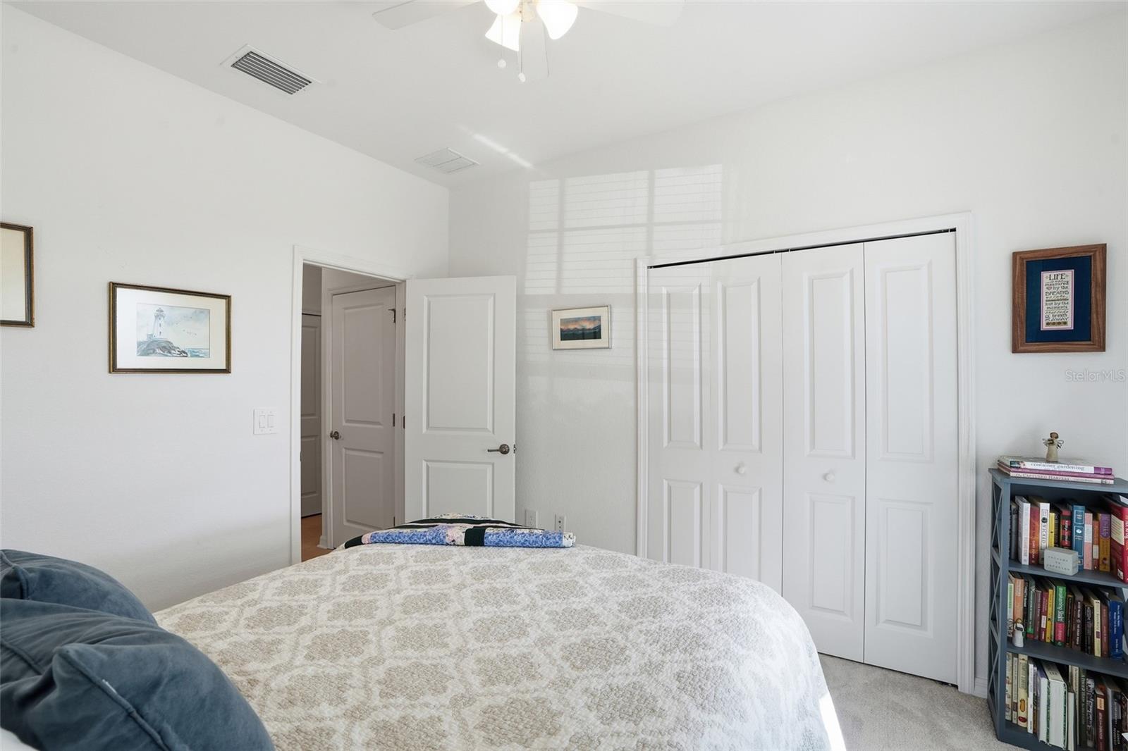 Image 19 of 36 For 17884 Woodland Court