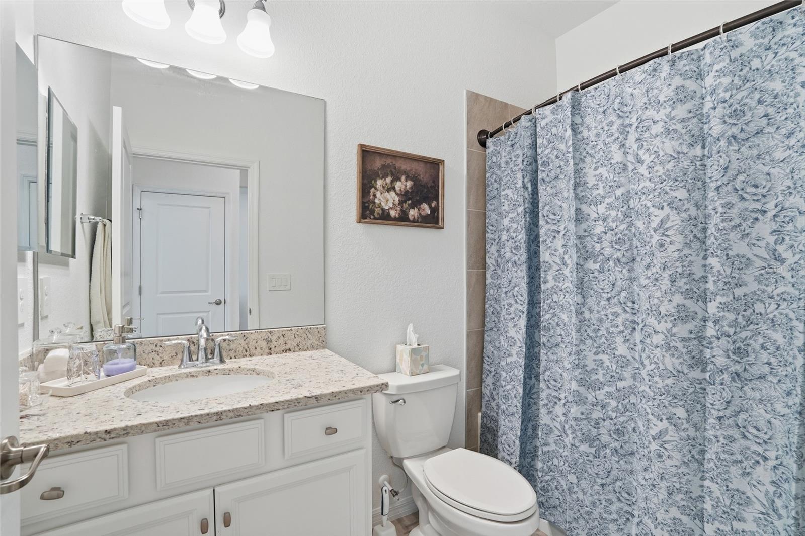 Image 20 of 36 For 17884 Woodland Court