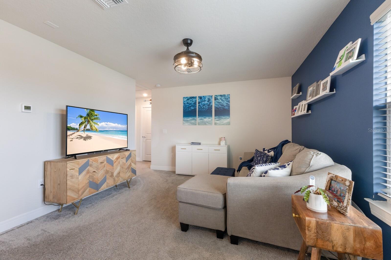 Image 13 of 71 For 8985 Royal River Circle